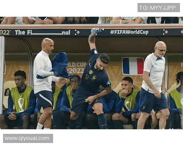 足球场上离世的传奇球星们：那些让人痛惜的瞬间与永恒记忆