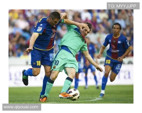 聚焦足球球星热身动作解析全面提升赛前身体状态与竞技表现 聚焦足球球星热身动作解析全面提升赛前身体状态与竞技表现